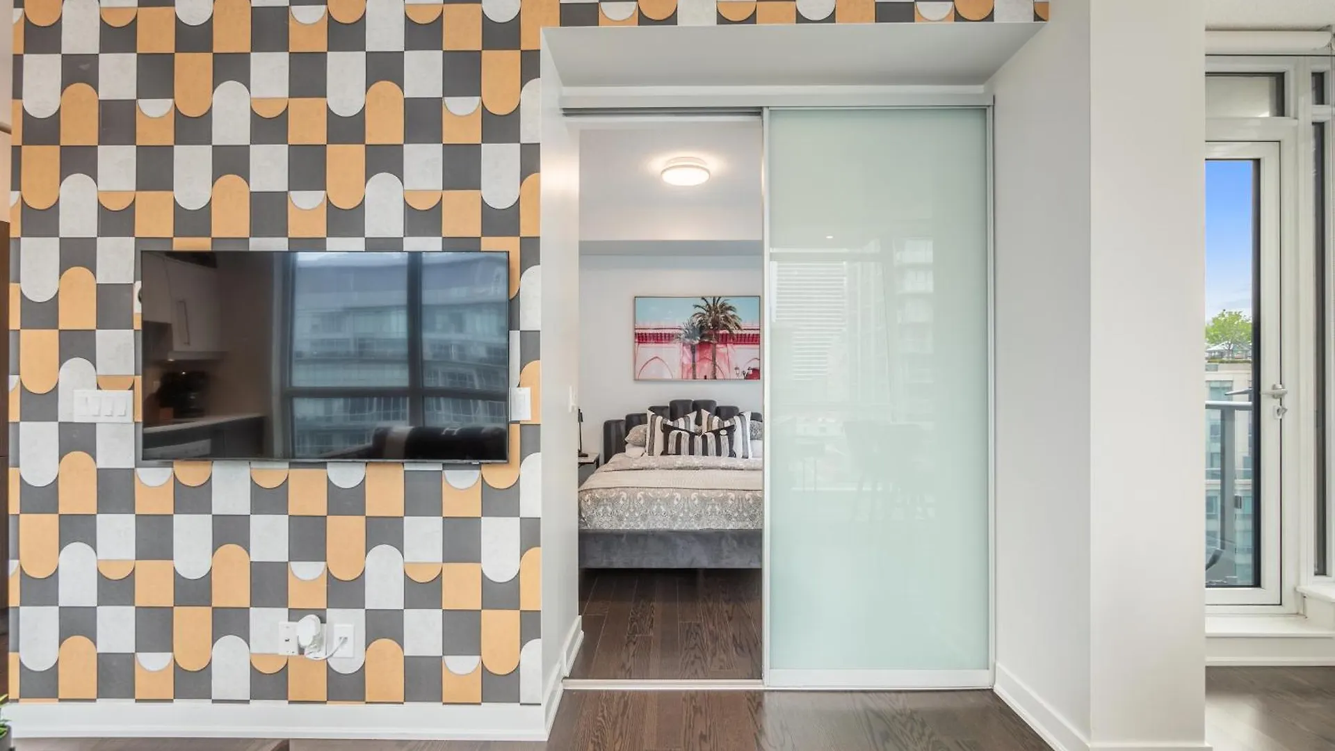 Freed Suites - Downtown Toronto