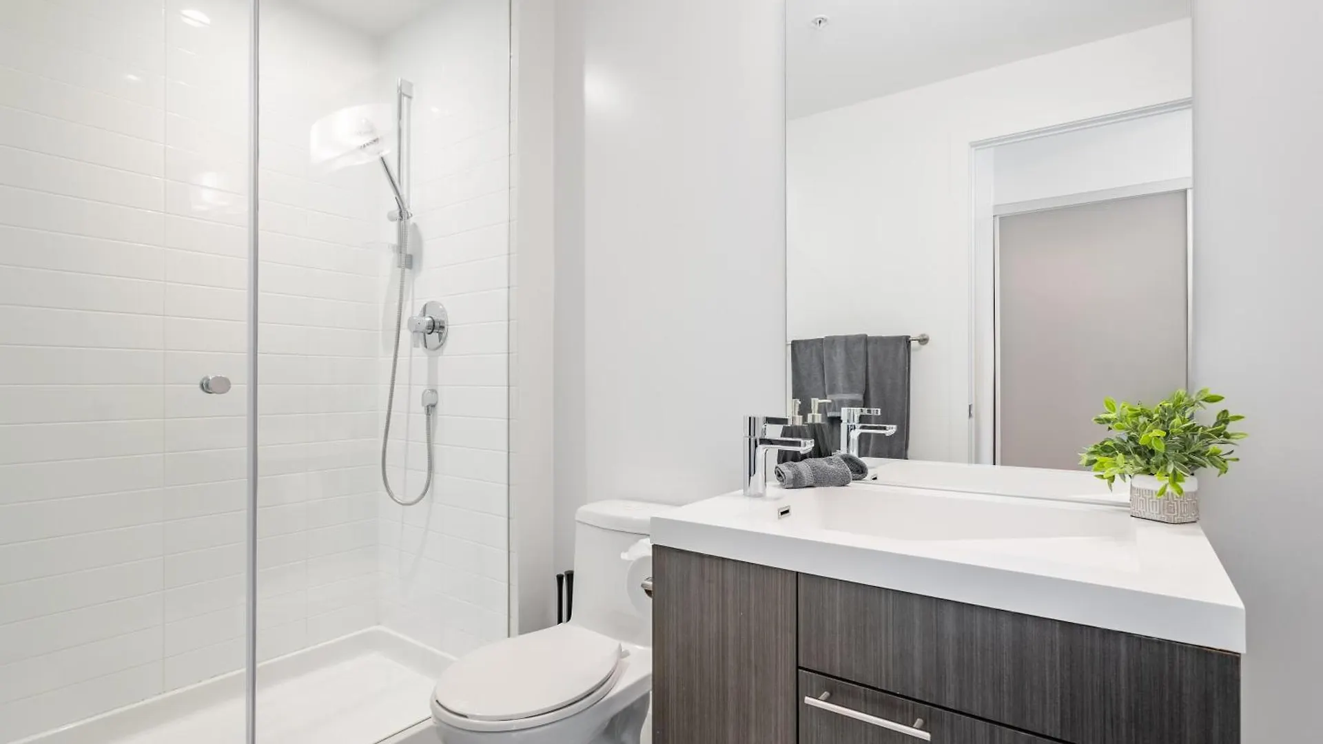 Freed Suites - Downtown Toronto Apartmán