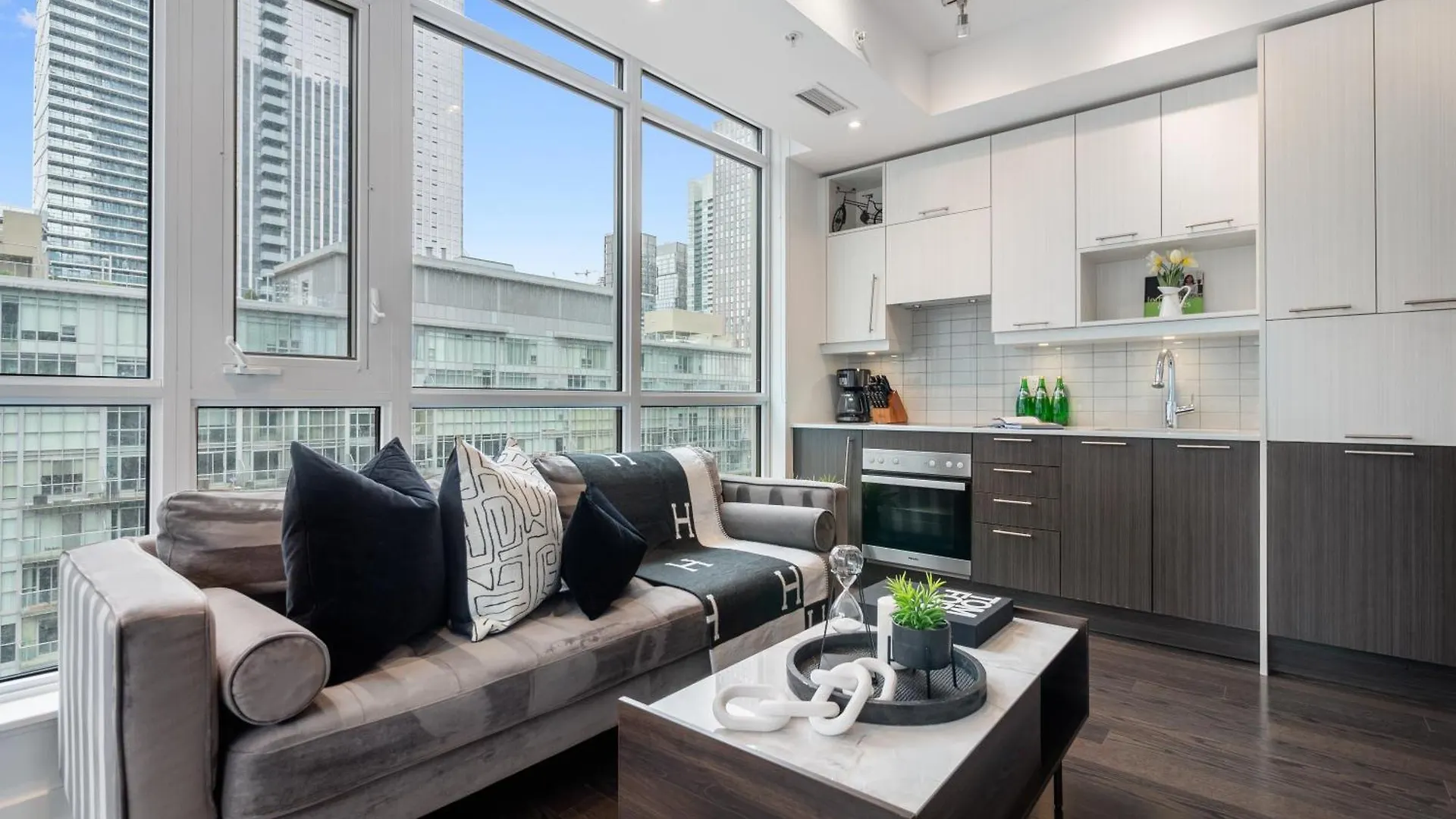 Freed Suites - Downtown Toronto 0*,  Canada